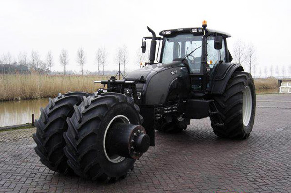 f71b7-batman-tractor.jpg