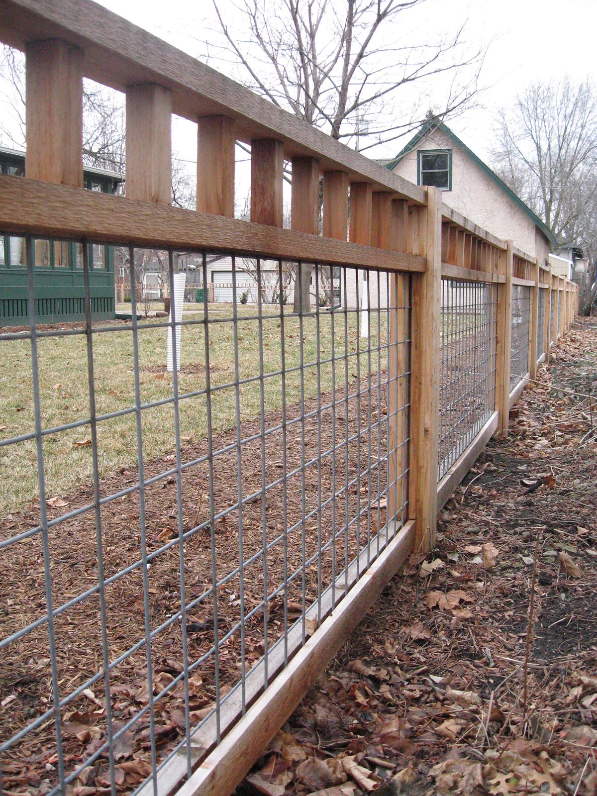p3c5q-cattle-panel-fence.jpg