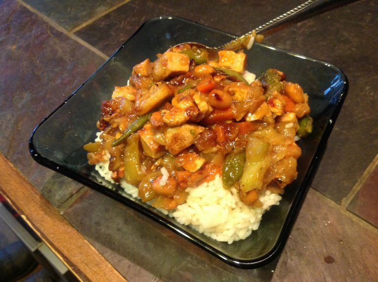Peanut Chicken Stir Fry Recipe - Thehomesteadingboards.com